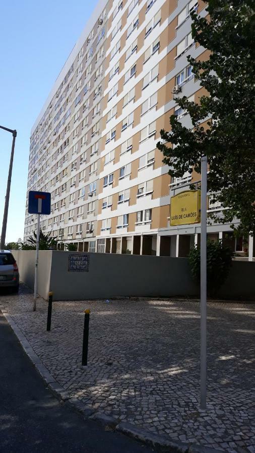 Apartment In Portela Near The Airport Lissabon Exterior foto